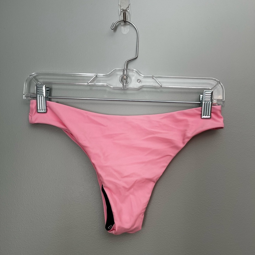 Pink bikini - Picture 4 of 6